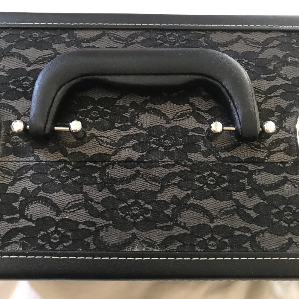 Caboodles Make up lace box